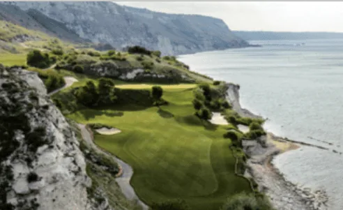 Seaside and clifftop golf course by Player Design Studio